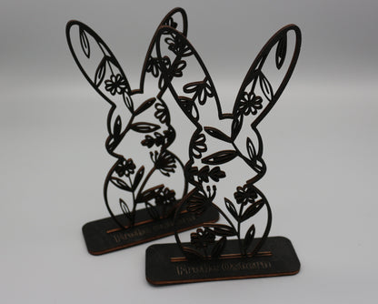 Hase mit Blumenmuster