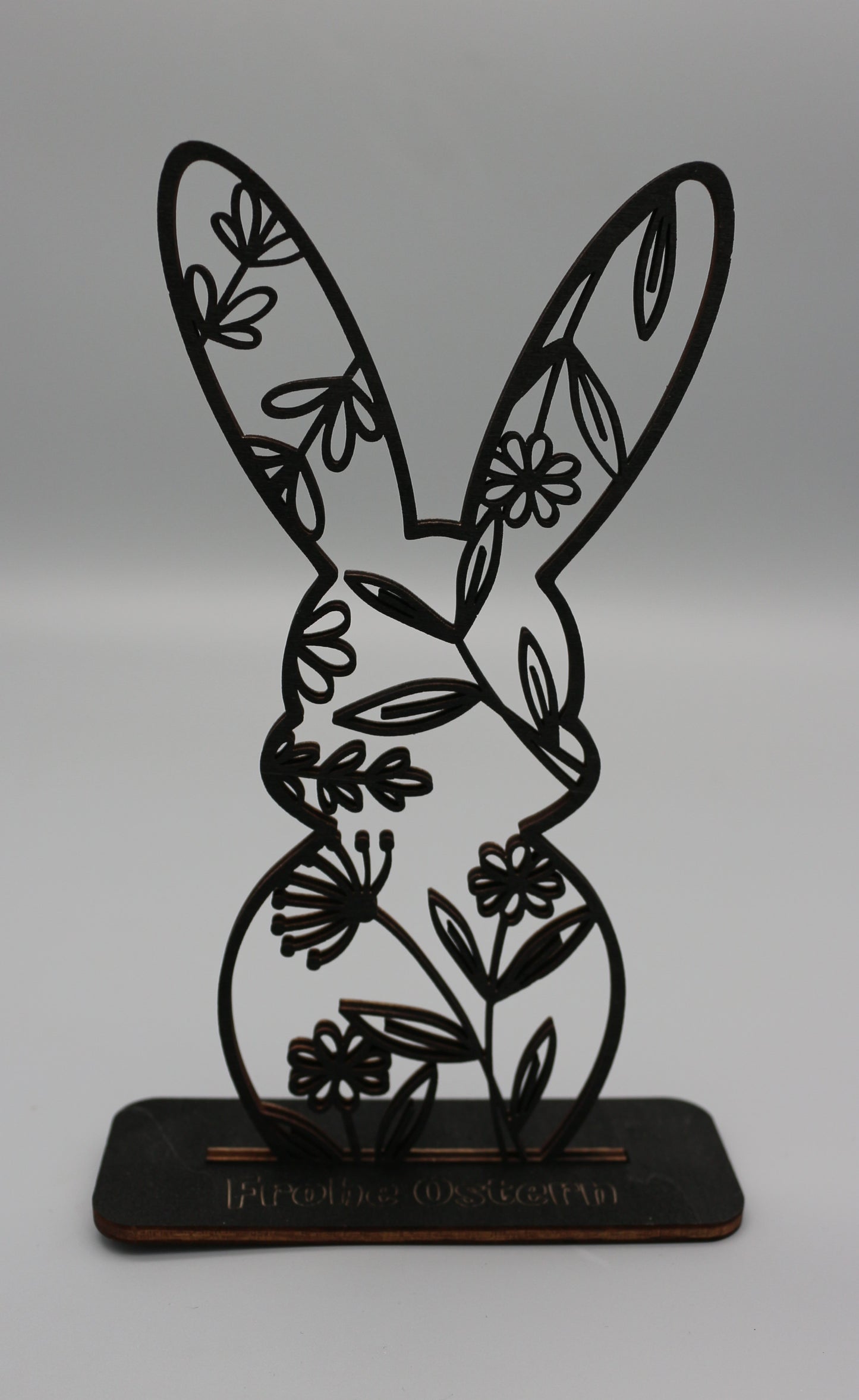 Hase mit Blumenmuster